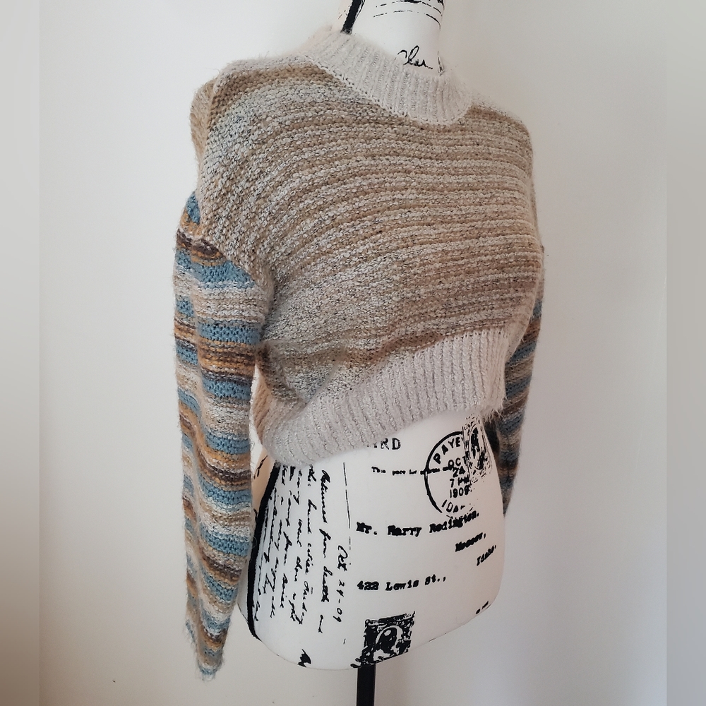 Urban Outfitters | Lennon Neutral Beige & Blue Striped Cropped Sweater - Picture 3 of 15